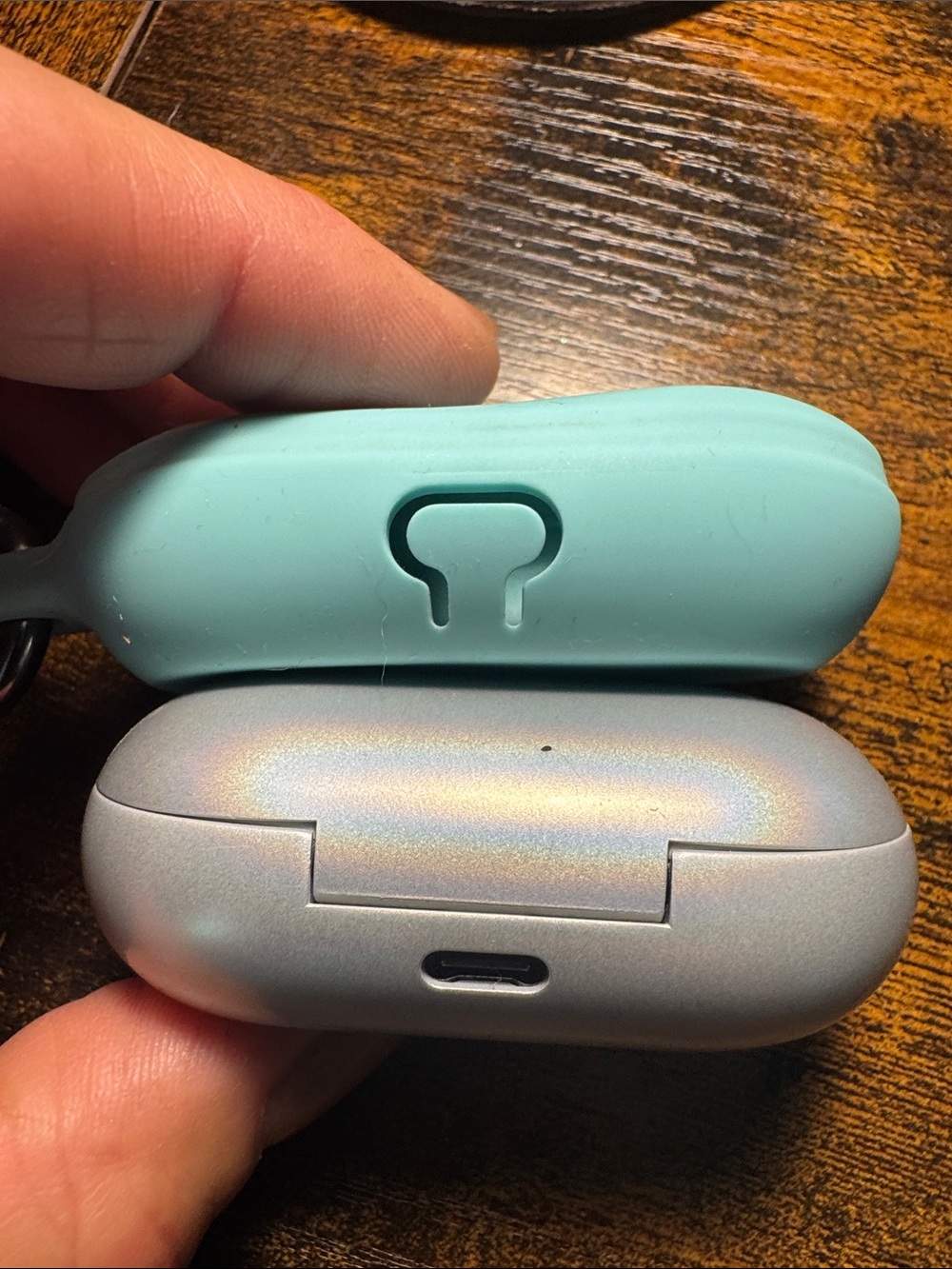 Samsung Iridescent White Wireless Earbuds with Charging Case - Picture 3 of 4